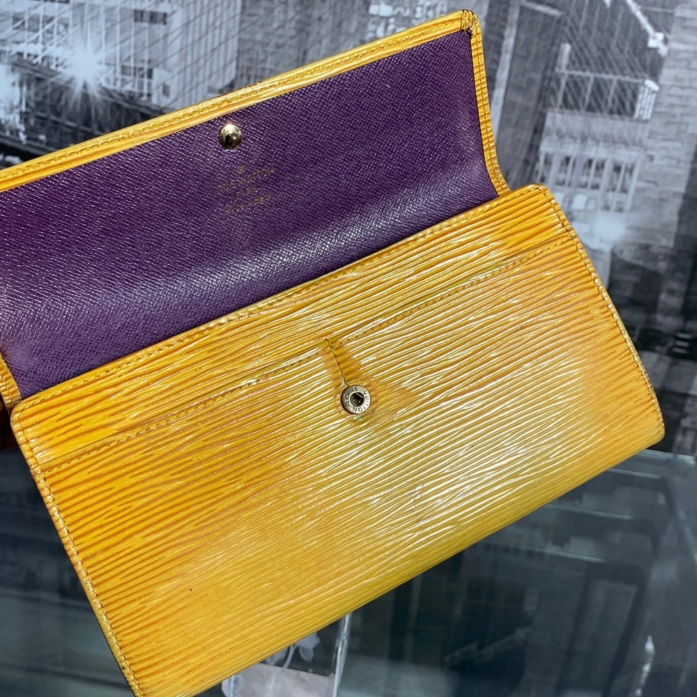 Authentic Louis Vuitton Yellow Epi Leather Sarah Wallet - Picture 9 of 15